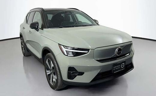 2023 Volvo XC40 Plus Dark