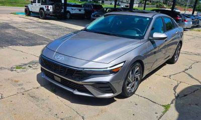 2025 Hyundai Elantra SEL Convenience