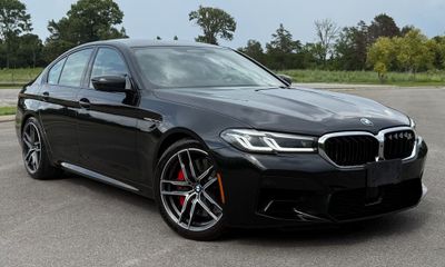 2022 BMW M5