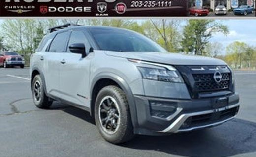 2024 Nissan Pathfinder SV