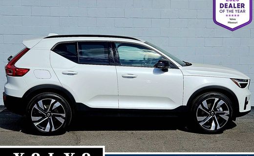 2026 Volvo XC40 Ultra Dark