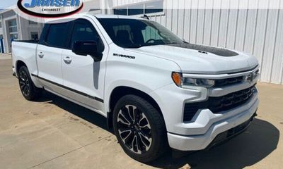 2025 Chevrolet Silverado RST