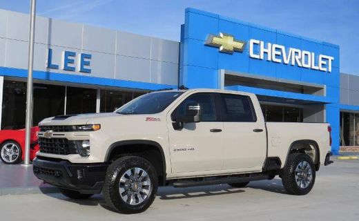 2026 Chevrolet Silverado HD Custom