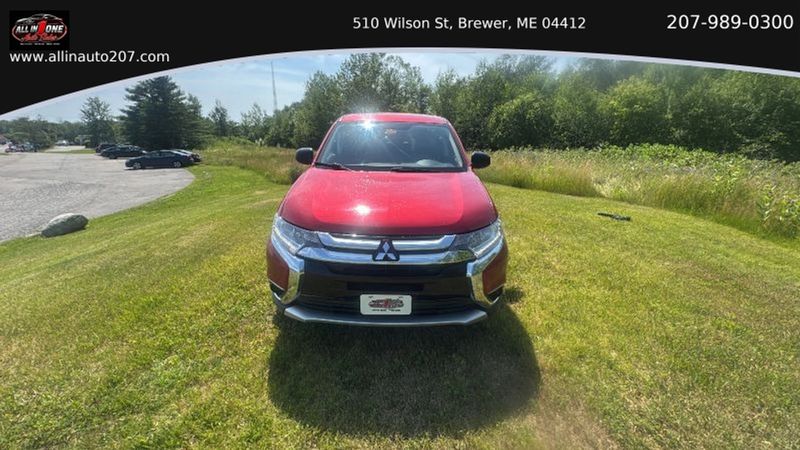 2018 Mitsubishi Outlander — a typically priced live listing