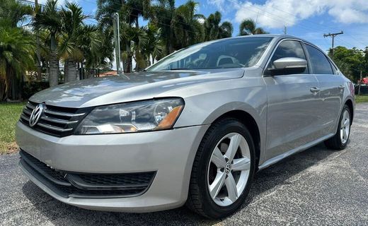 2013 Volkswagen Passat SE