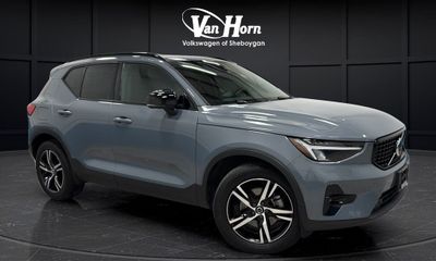 2023 Volvo XC40 Plus Dark
