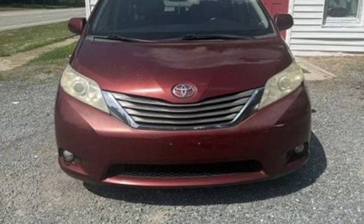 2014 Toyota Sienna XLE