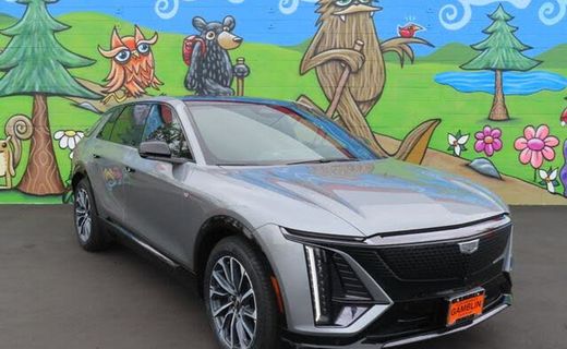 2024 Cadillac Lyriq Sport 1