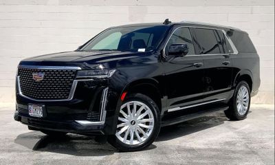 2023 Cadillac Escalade ESV Luxury