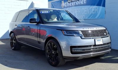2025 Land Rover Range SE