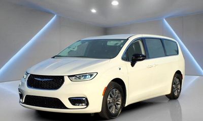2024 Chrysler Pacifica Select