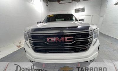 2021 GMC Sierra AT4