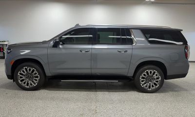 2022 Chevrolet Suburban LT