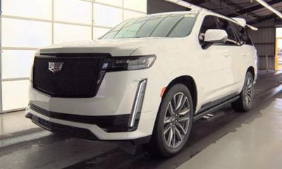 2024 Cadillac Escalade Sport Touring PKG