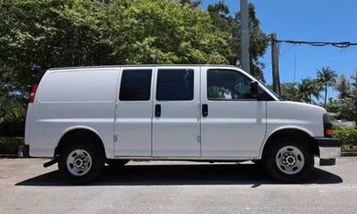 2017 GMC Savana 2500