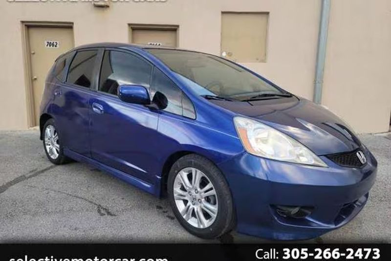 2009 Honda FIT — a typically priced live listing