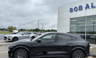 2025 Ford Mustang Mach-E Premium