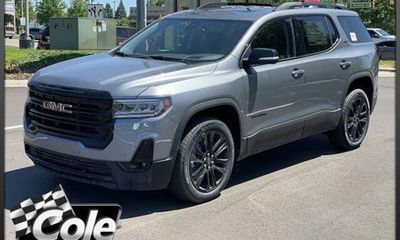 2022 GMC Acadia SLT