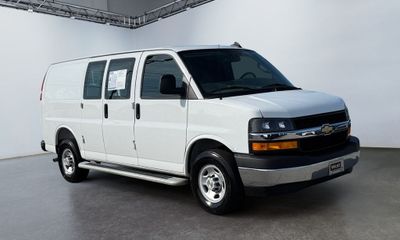 2025 Chevrolet Express 2500