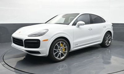 2022 Porsche Cayenne GTS Coupe