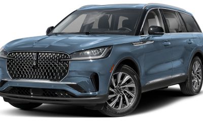 2026 Lincoln Aviator Base