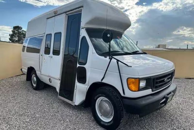 2004 Ford E 350 — a typically priced live listing