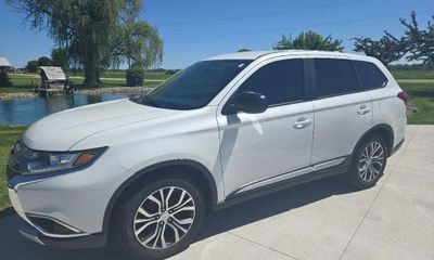 2018 Mitsubishi Outlander ES