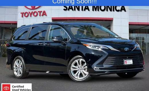 2022 Toyota Sienna Platinum
