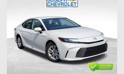 2025 Toyota Camry SE