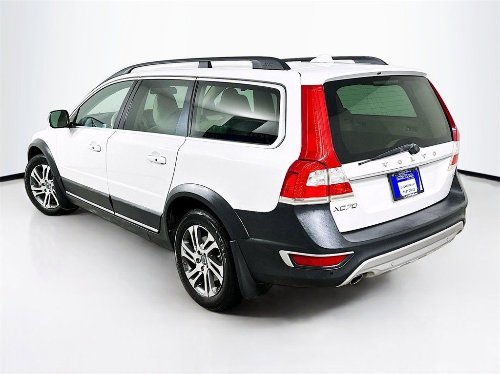 2015 Volvo XC70 Premier+ (NON R Design)