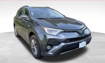 2017 Toyota RAV4 LE XLE Hybrid