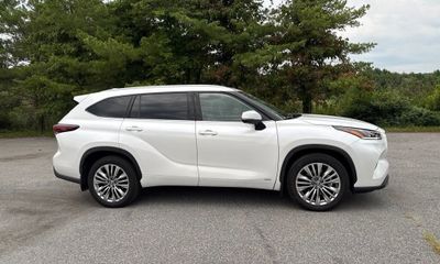 2026 Toyota Highlander Platinum
