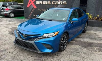 2020 Toyota Camry SE