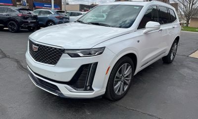 2025 Cadillac XT6 Premium Luxury