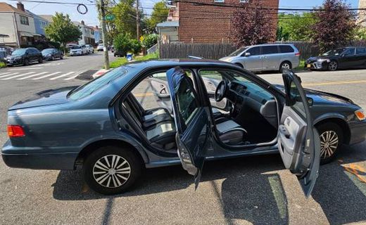 2000 Toyota Camry