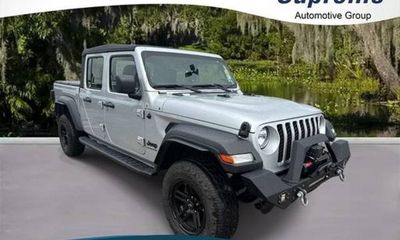 2023 Jeep Gladiator Sport