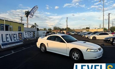 2000 Ford Mustang Base