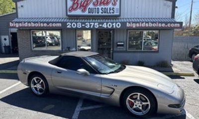 2001 Chevrolet Corvette Base
