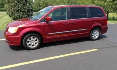 2011 Chrysler Town AND Country Touring