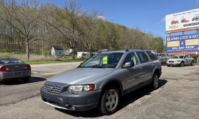 2004 Volvo XC70 Base