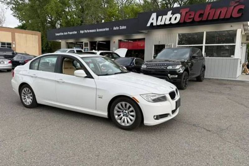 2009 Bmw 328I — a typically priced live listing