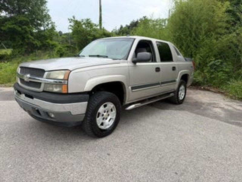 2007 Chevrolet Avalanche — a typically priced live listing