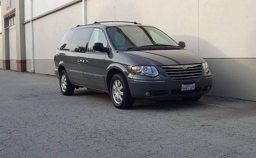2005 Chrysler Town AND Country Touring