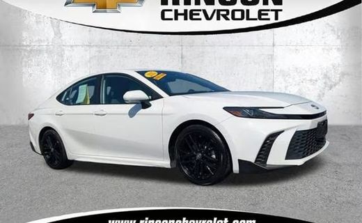 2025 Toyota Camry SE