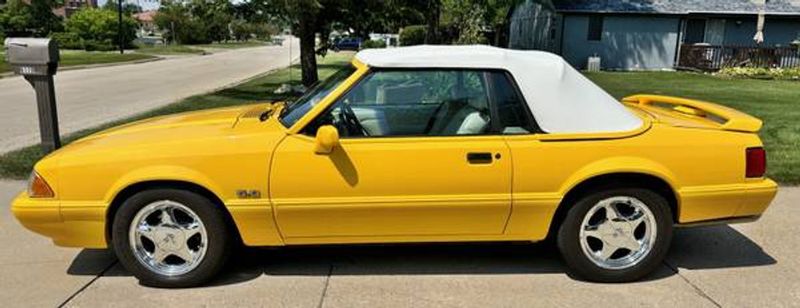 1993 Ford Mustang — a typically priced live listing