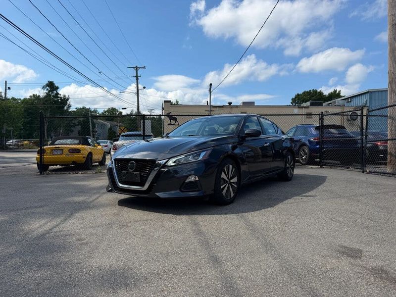 2022 Nissan Altima — a typically priced live listing
