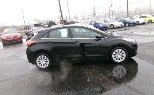 2016 Hyundai Elantra Standard