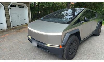 2024 Tesla Cybertruck Base