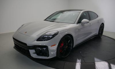2026 Porsche Panamera GTS