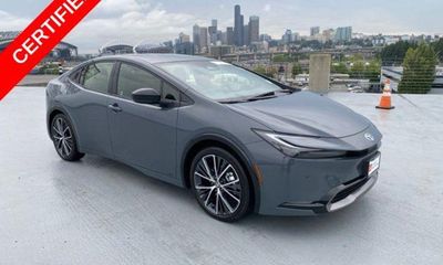 2025 Toyota Prius XLE